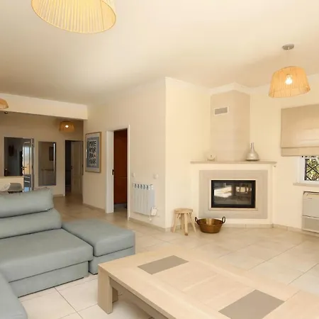 Cypress 3bed With Terrace And Pool Access By Cleverdetails Villa Vilamoura