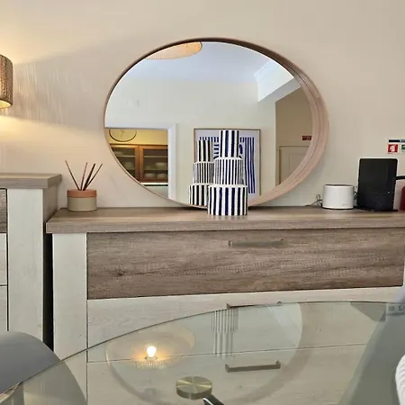 Villa Cypress 3bed With Terrace And Pool Access By Cleverdetails *
