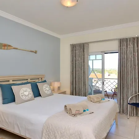 Cypress 3bed With Terrace And Pool Access By Cleverdetails * Vilamoura