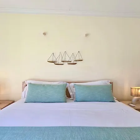 Villa Cypress 3bed With Terrace And Pool Access By Cleverdetails