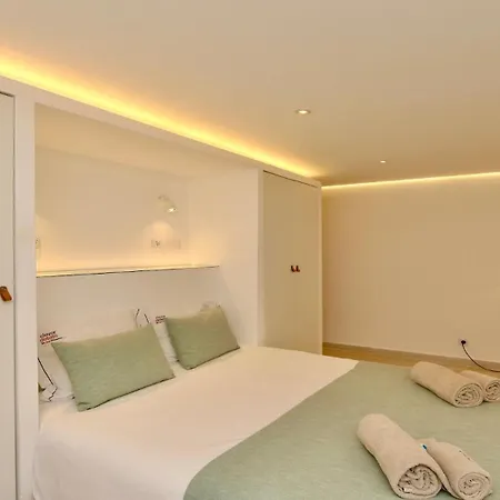 Cypress 3bed With Terrace And Pool Access By Cleverdetails