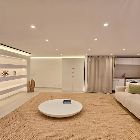 Cypress 3bed With Terrace And Pool Access By Cleverdetails Villa *