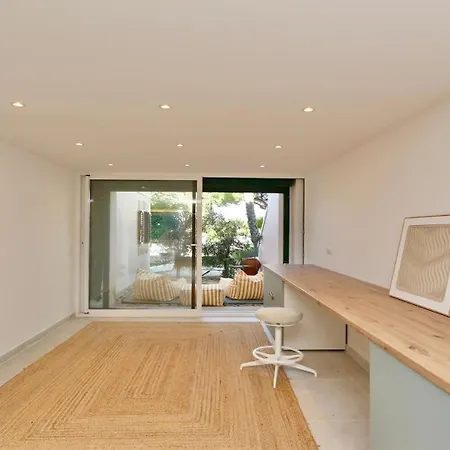 Villa Cypress 3bed With Terrace And Pool Access By Cleverdetails